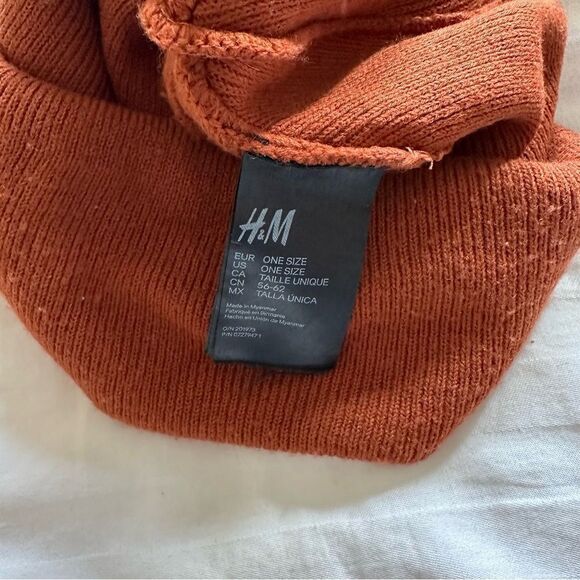H&M district supplies burnt orange beanie - Picture 5 of 7